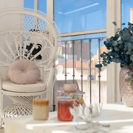 C44 Cute Penthouse Center *