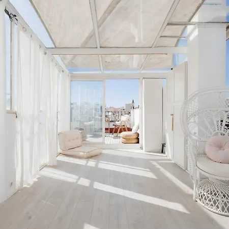 Apartment C44 Cute Penthouse Center *
